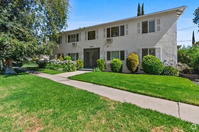 Building Photo - 14619 Moorpark St Unit 1 Rental