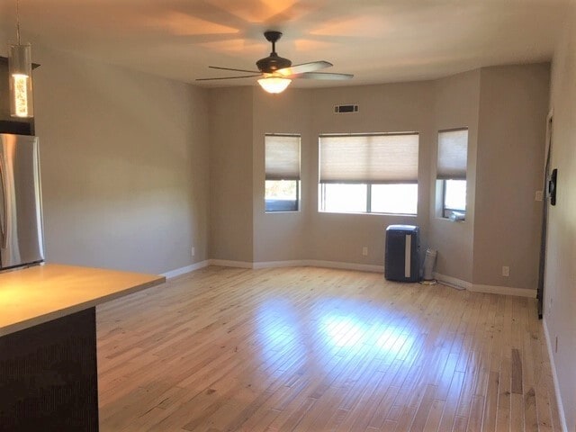 COMING SOON! Light & Bright 1 Bedroom/1 Ba... - COMING SOON! Light & Bright 1 Bedroom/1 Ba... House