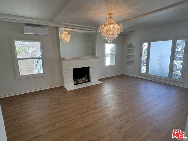 Photo - 211 S Arnaz Dr