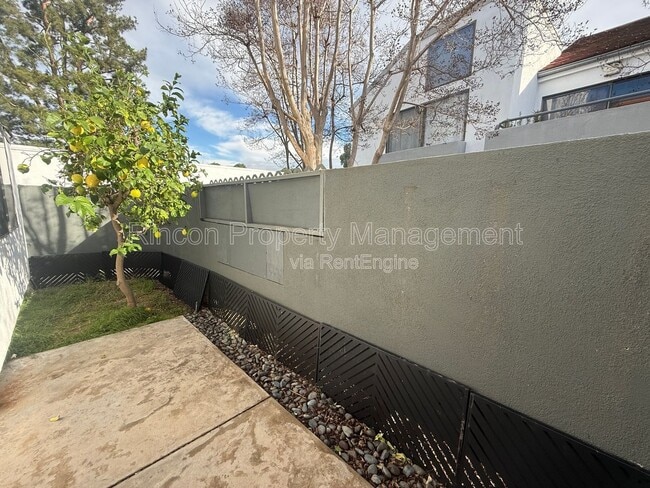 Building Photo - 1231 Tivoli Ln Unit 42