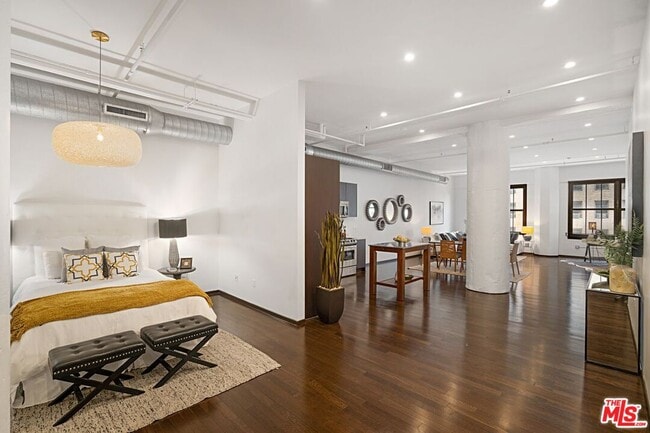 Photo - 1645 Vine St Unit 703