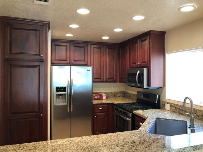 Photo - Spacious Unit Overlooking the RSM Beach Club!