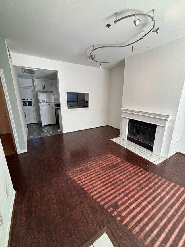 Photo - 111 S Oak Knoll Ave Unit 104