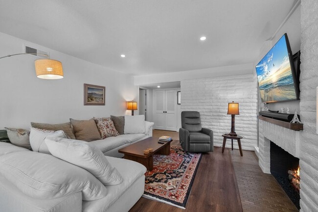 Photo - 7.5 Month Furnished Condo at Collwood Manor