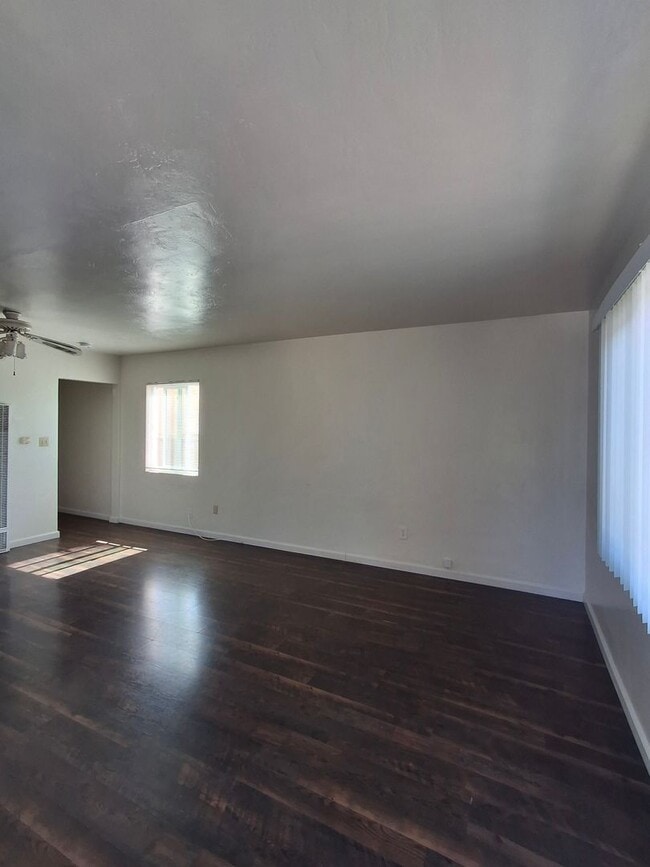Photo - Great 2-Bedroom. MUST SEE!!