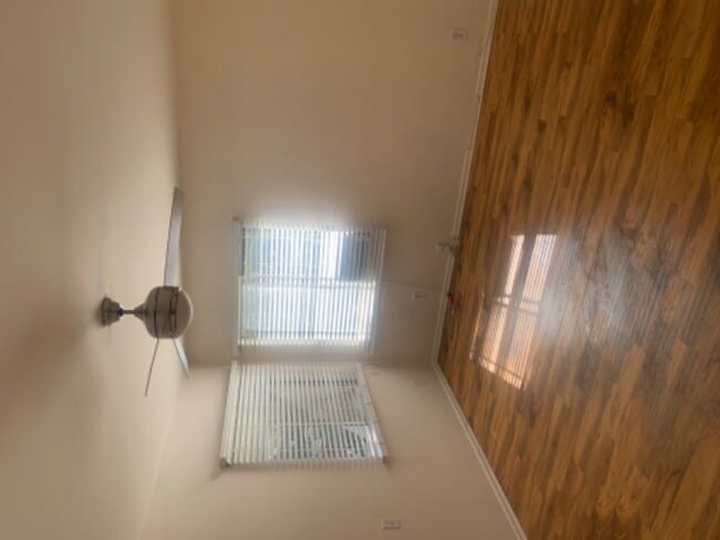 Photo - 18332 Superior St