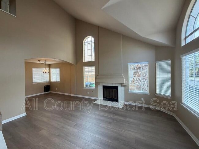 Photo - 12 St Moritz St