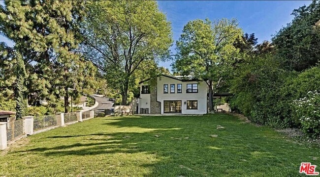 Photo - 3441 White Rose Way