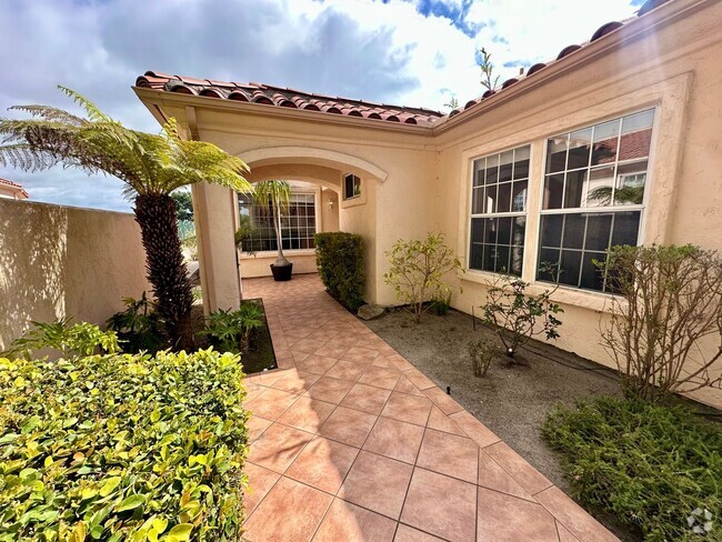 Building Photo - Beautiful Home in Gated Community of Los R...