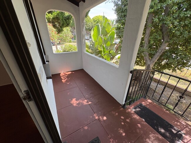 Photo - 1629 California Ave Unit Corner Cottage