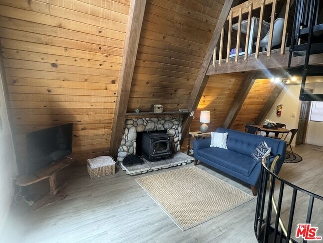 Photo - 1295 Balsam Dr
