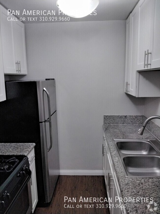 Building Photo - 5256 E The Toledo Unit 03 Rental