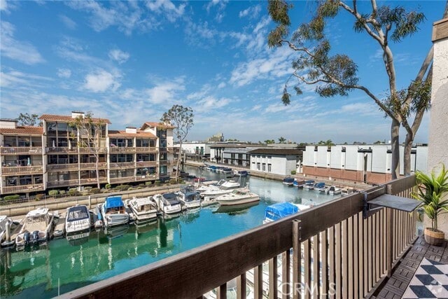 Building Photo - 9331 Marina Pacifica Dr N Rental