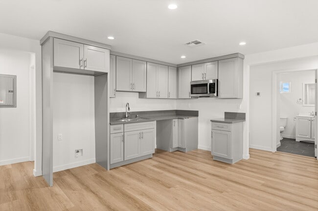 Photo - 4700 S Gramercy Pl Unit 4702.0