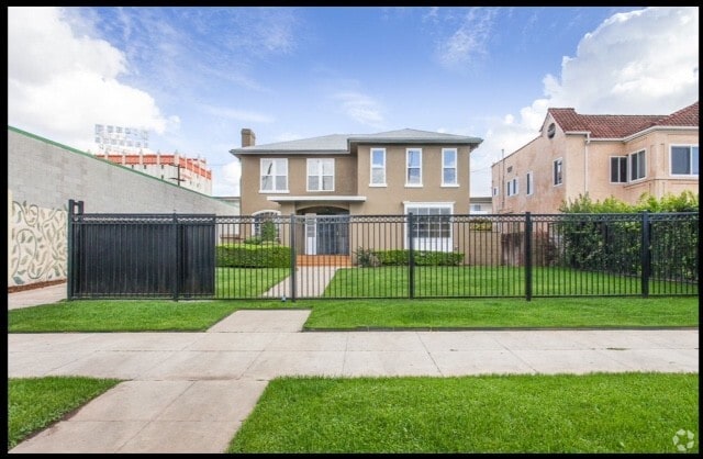 Building Photo - 1312 S Victoria Ave Unit 1312 Rental
