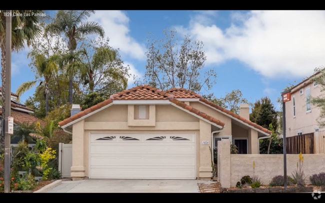 Building Photo - Beautiful Oceanside Home with Vaulted Ceil...