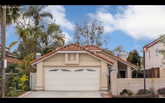 Beautiful Oceanside Home with Vaulted Ceil... - Beautiful Oceanside Home with Vaulted Ceil...