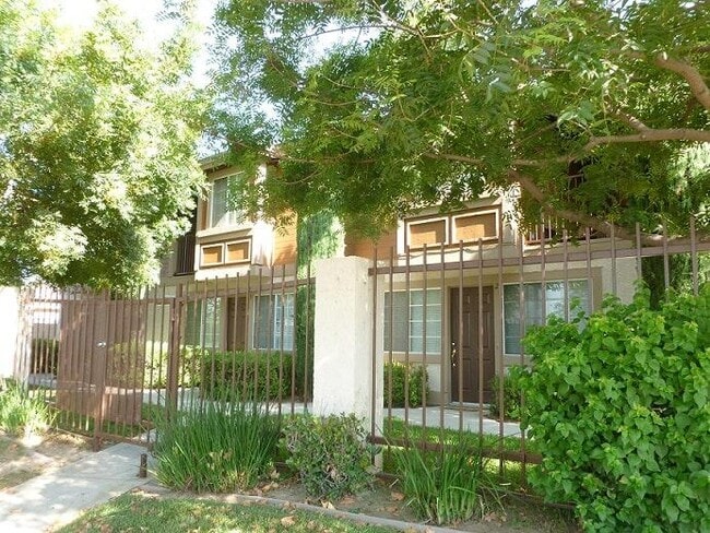 Building Photo - 764 W Phillips St Unit 4