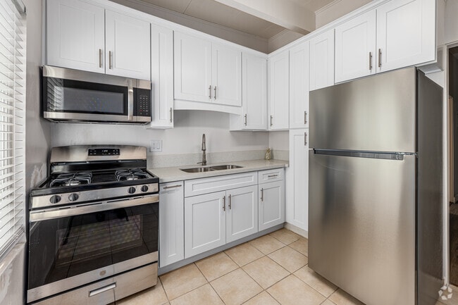 Renovated Studio, 1BA - 575 SF - Kitchen - The Marquee Apartments