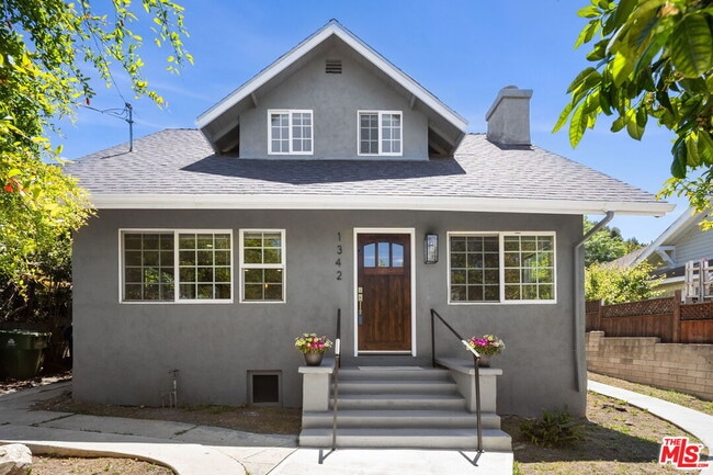 Building Photo - 1342 Mohawk St