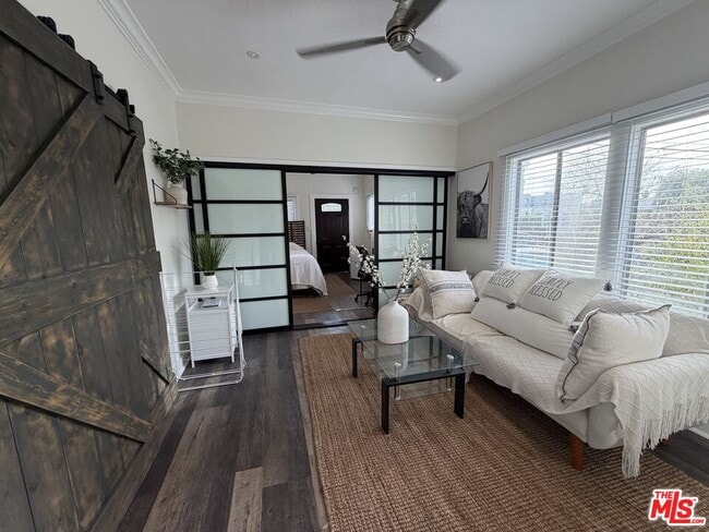 Building Photo - 5919 Lexington Ave