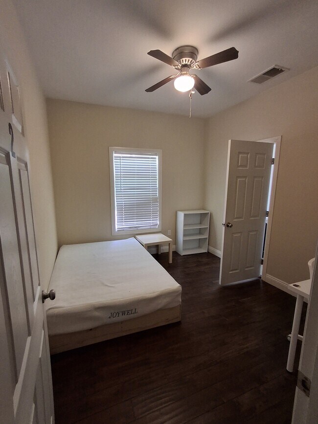 Photo - 1248 W 37th Dr