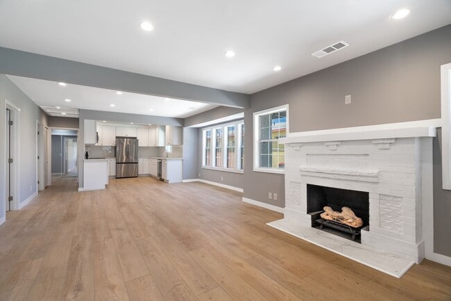 Photo - 1049 W 62nd St Unit 1049