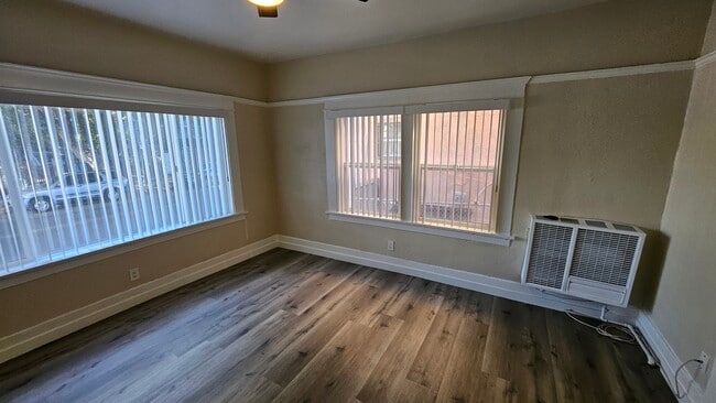 Photo - 1330 W 11th St Unit 2