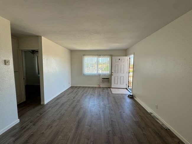 Photo - 12608 Julian Ave