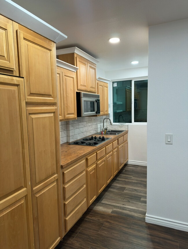 Photo - 1837 Walnut St Townhome
