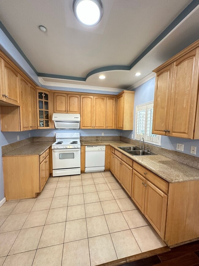 Photo - 120 De Anza St Unit 202
