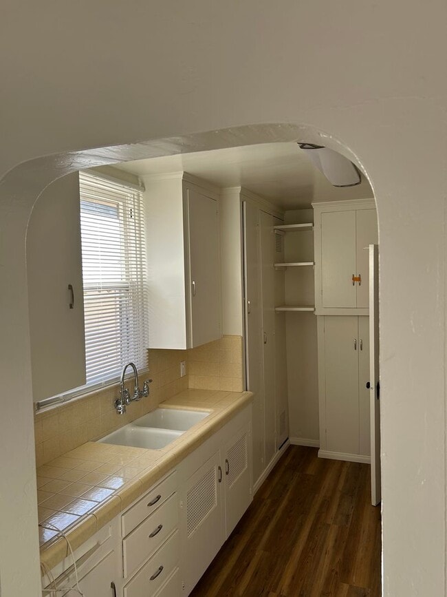 Building Photo - Illinois (4026-34) Unit 4032