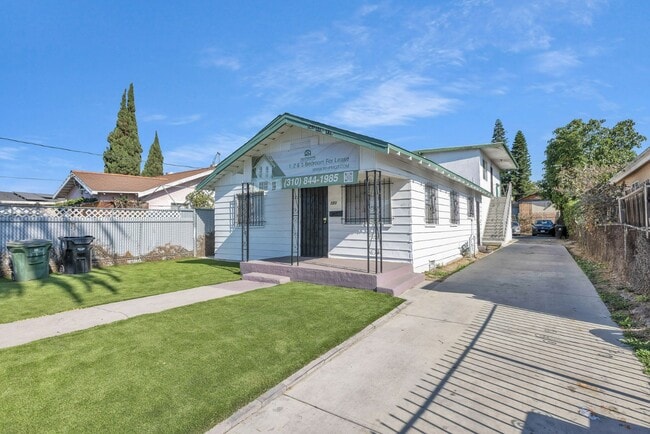MODERN 2BED/1BATH APARTMENT WITH WASHER/DR... - MODERN 2BED/1BATH APARTMENT WITH WASHER/DR... Unit 121