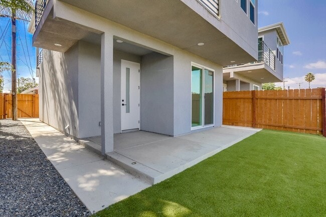 Photo - 4327 Clairemont Dr