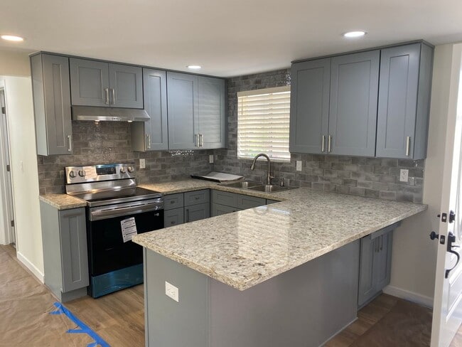 Building Photo - COMING SOON - NEWLY RENOVATED 3BD+1BA HOME
