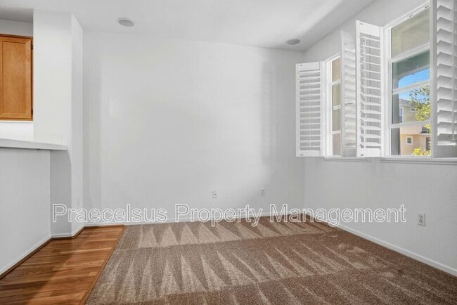 Photo - 1608 White Hickory Pl