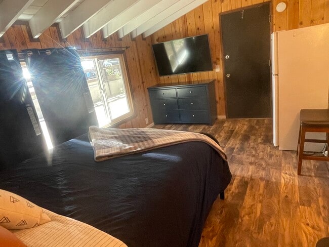 Photo - 1097 Club View Dr Unit 4