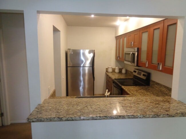 Building Photo - 387 Unit H Rental