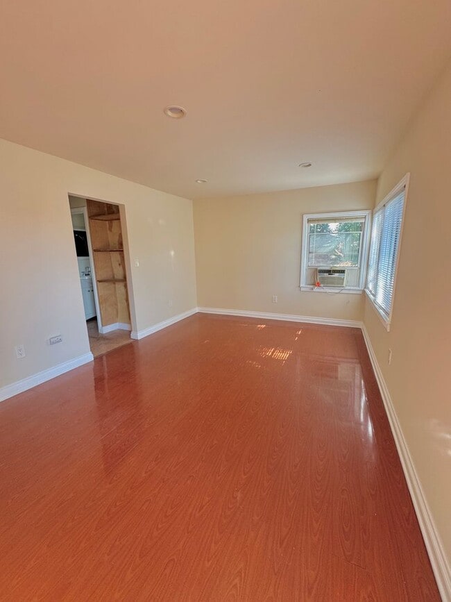 Photo - Must see!! Unit 1964