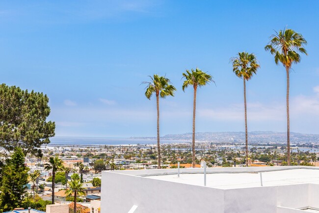 Contemporary 3 Bedroom/2 Bath Home With Oc... - Contemporary 3 Bedroom/2 Bath Home With Oc...