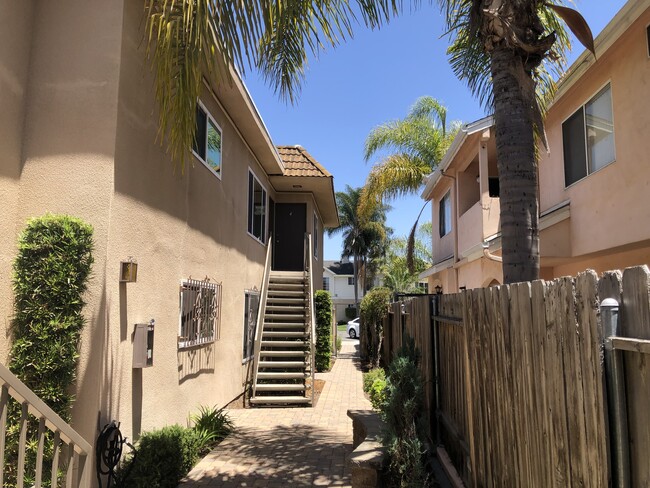 Photo - 4554 Campus Ave