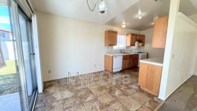 Photo - 23389 Dome St