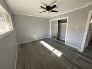 Photo - House - 2 Bedrooms / 1 Bathroom - Paramount