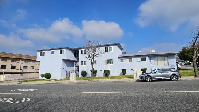 Building Photo - 151 E Riggin St Unit E