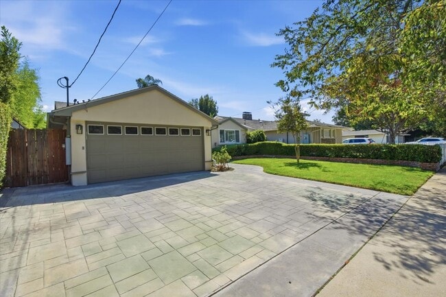 Building Photo - 15526 Huston St