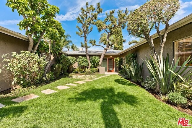 Photo - 2670 Carmar Dr