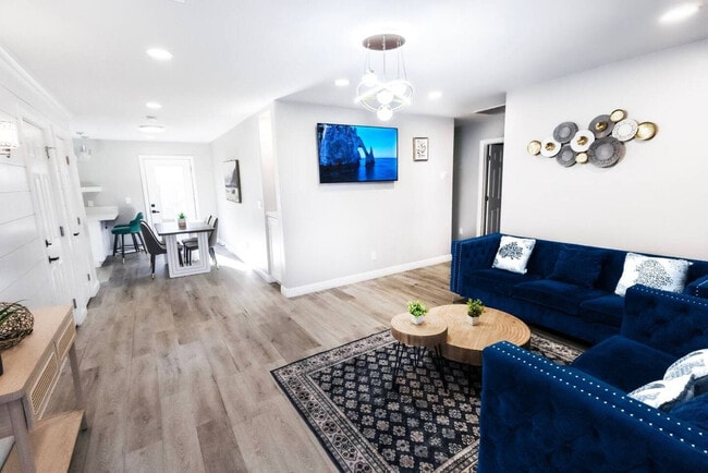 Building Photo - 451 E Lincoln Ave Unit SI ID1471809P