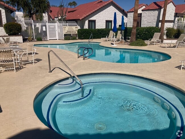 Building Photo - 2330 Miramonte Cir E Unit Pool spa quiet safe sunny Rental