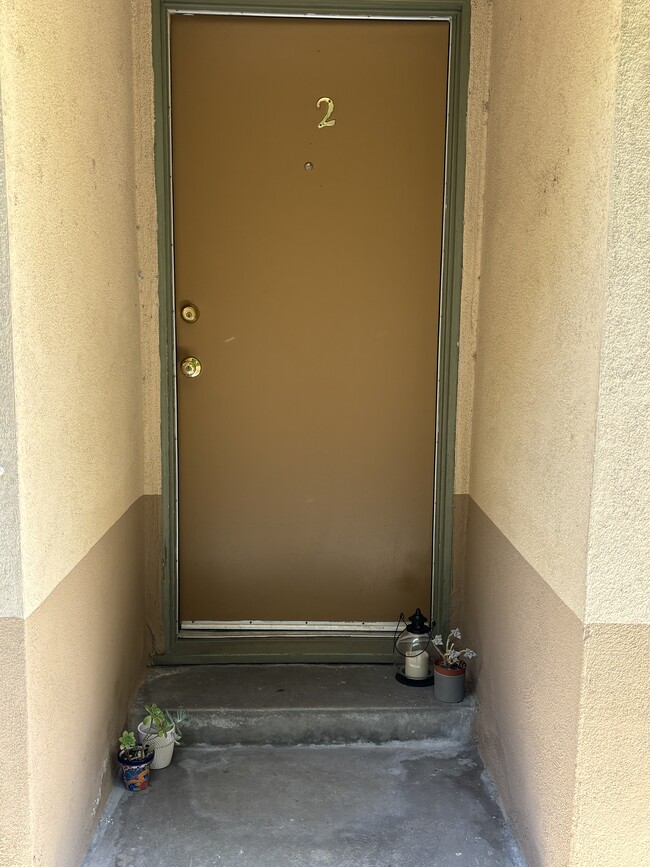 Entry Front door - 3229 Glenhurst Ave