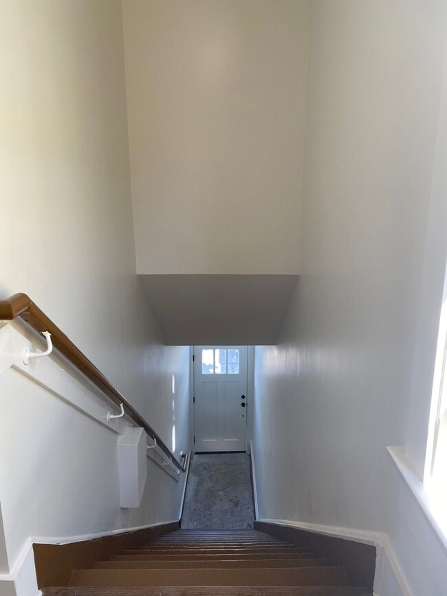 Building Photo - 344W Unit 344